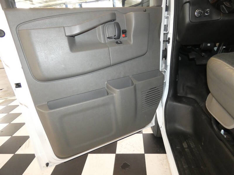 2023 GMC Savana 2500