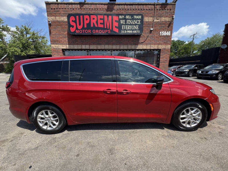 2025 Chrysler Pacifica Select