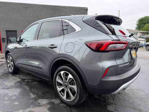 2024 Ford Escape Platinum