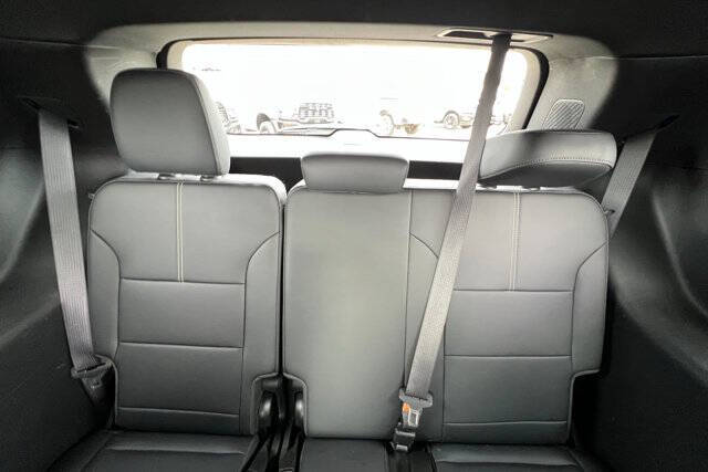 2024 GMC Acadia Elevation