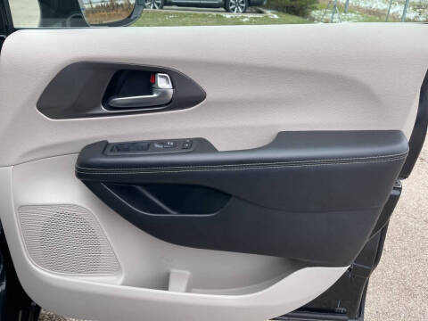 2021 Chrysler Pacifica Touring L