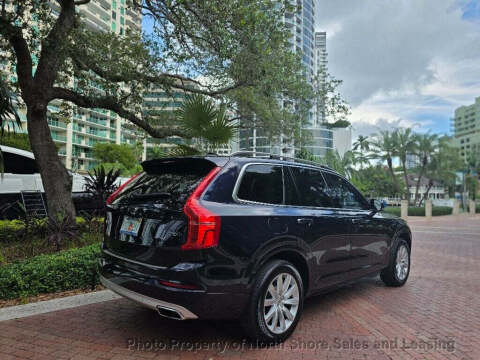 2016 Volvo XC90 T6 Momentum