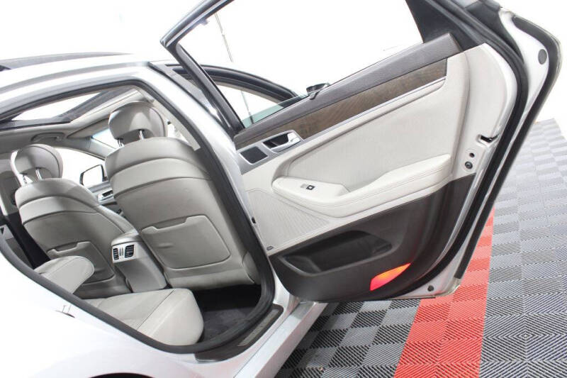 2015 Hyundai Genesis