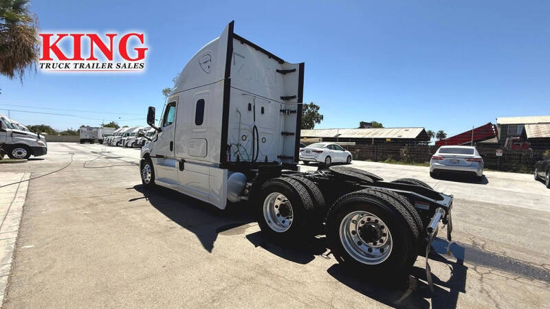 2023 Freightliner Cascadia