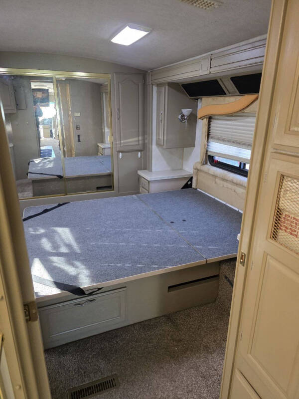 2001 Fleetwood RV American Dream