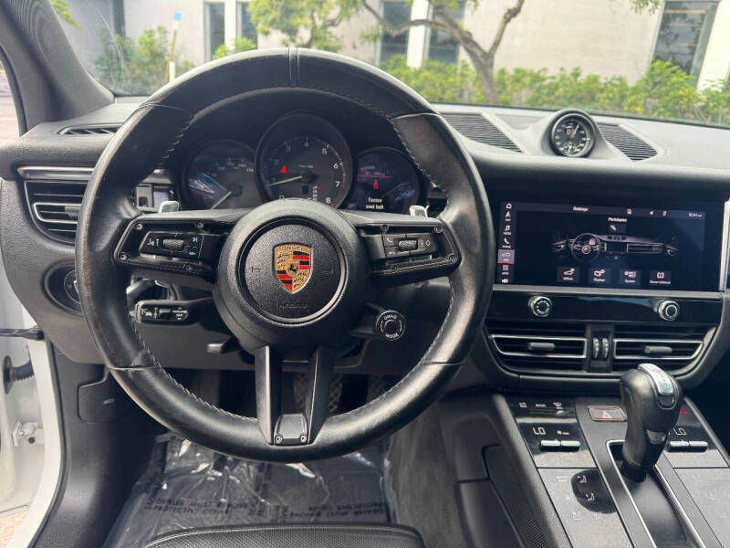 2023 Porsche Macan T