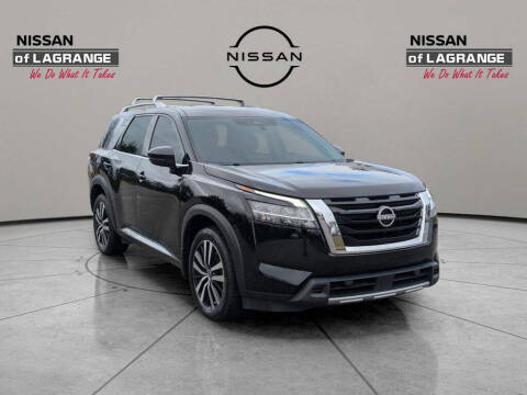 2023 Nissan Pathfinder Platinum