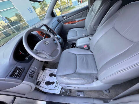 2010 Toyota Sienna