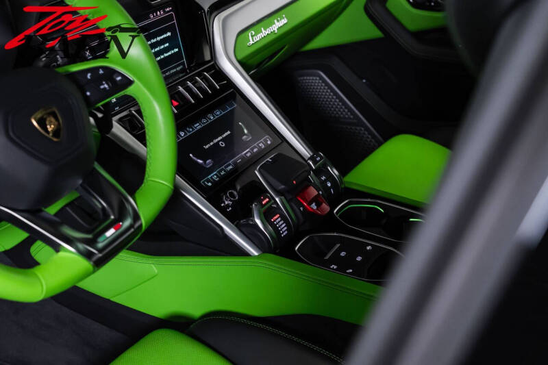 2022 Lamborghini Urus