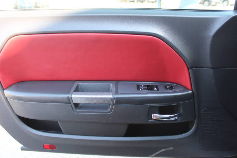 2014 Dodge Challenger R/T Plus