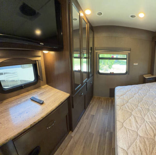 2018 Thor Motor Coach Ace 30.3