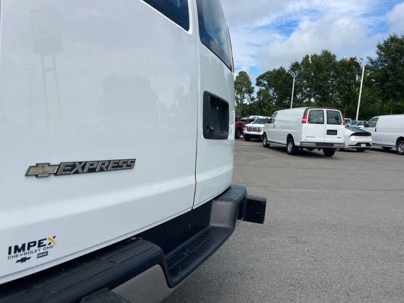 2023 Chevrolet Express 2500