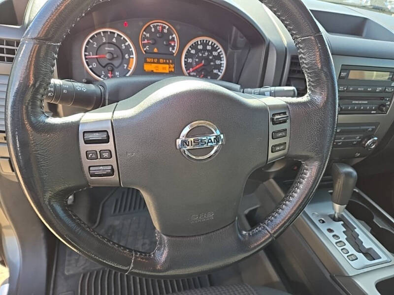 2011 Nissan Titan SV