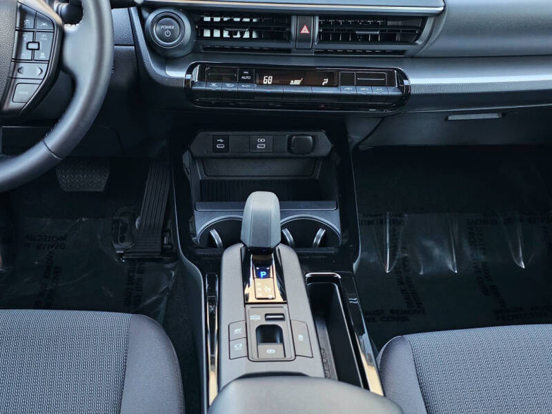 2023 Toyota Prius LE