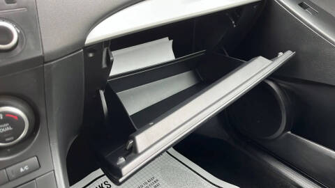 2013 Mazda MAZDA3 i Touring