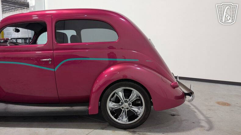 1937 Ford Tudor