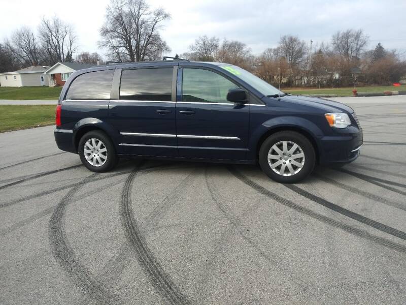 2015 Chrysler Town and Country for sale at Magana Auto Sales Inc in Aurora IL