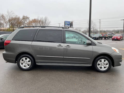 2004 Toyota Sienna XLE 7 Passenger