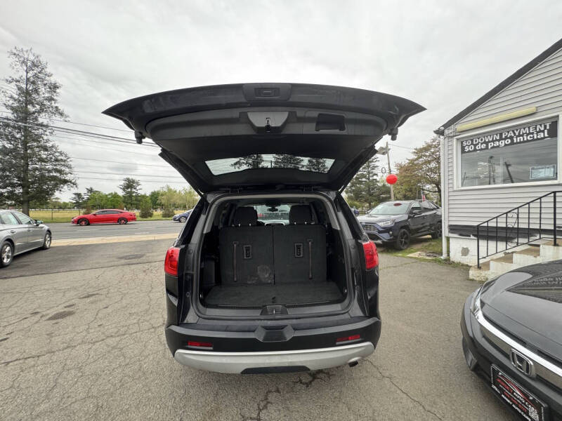 2017 GMC Acadia SLE-1