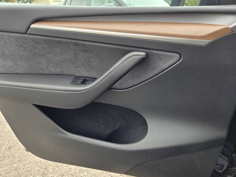 2024 Tesla Model Y Long Range