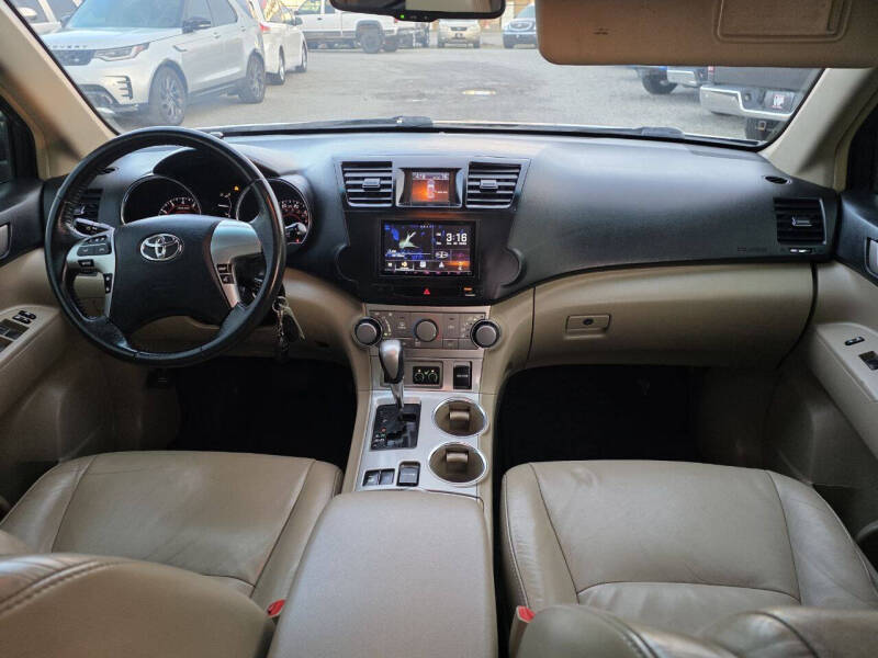 2011 Toyota Highlander SE