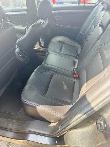 2015 Ford Taurus SEL