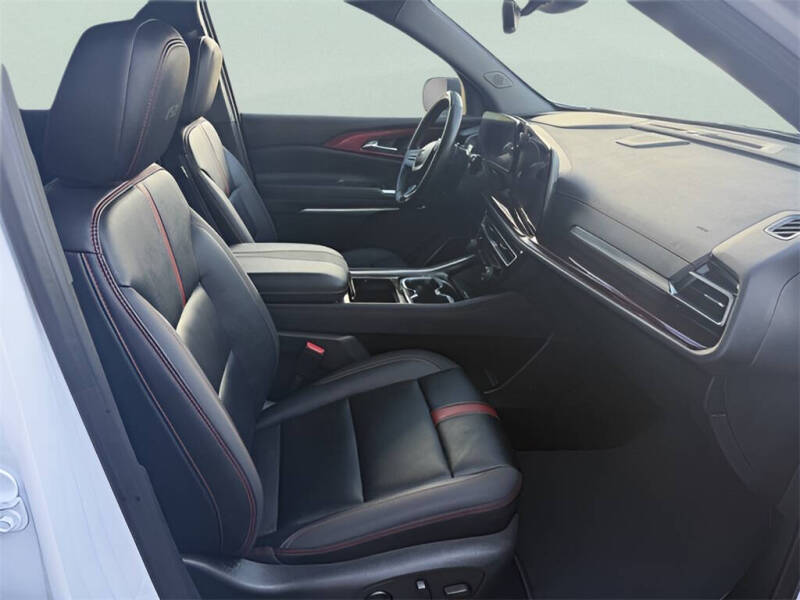 2025 Chevrolet Traverse RS