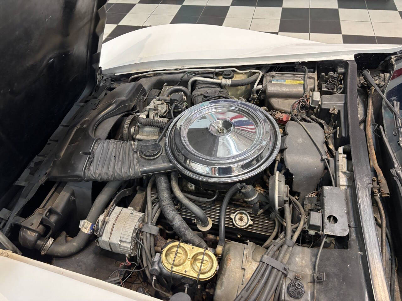 1981 Chevrolet Corvette 21