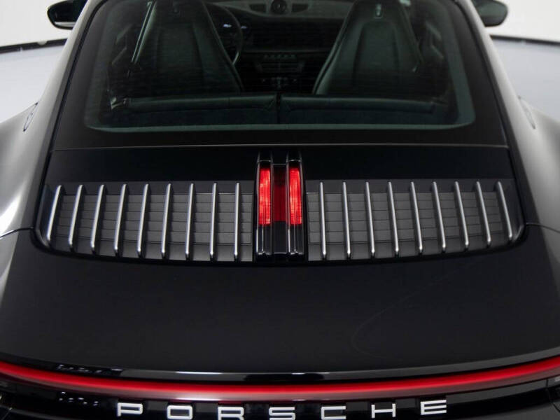 2024 Porsche 911 Carrera 4