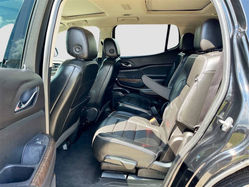 2022 GMC Acadia Denali