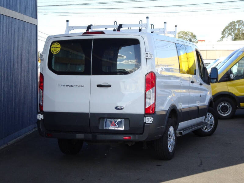 2015 Ford Transit Base photo 10