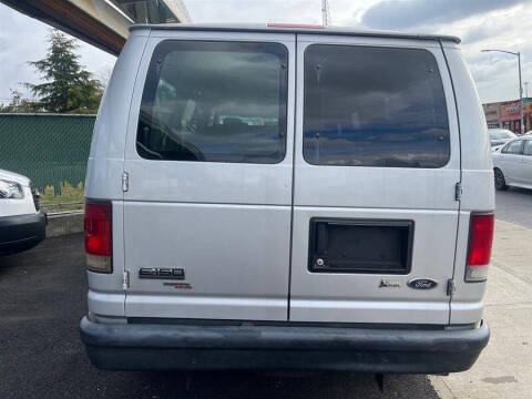 2011 Ford E-Series E-150 XLT