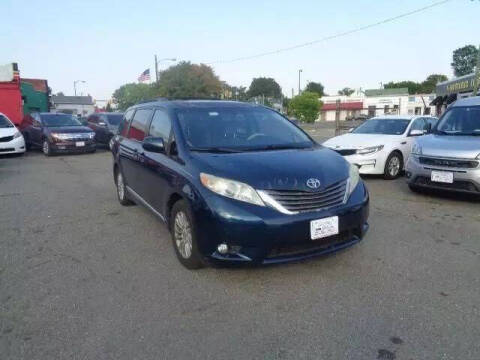 2012 Toyota Sienna XLE 8-Passenger