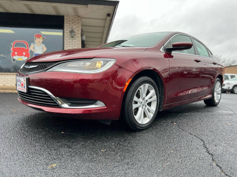 2015 Chrysler 200 Limited photo 13