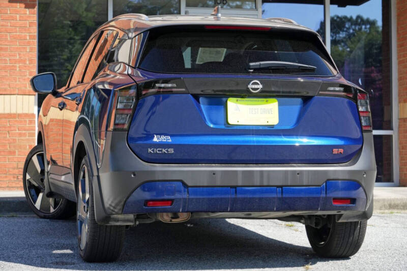 2025 Nissan Kicks SR