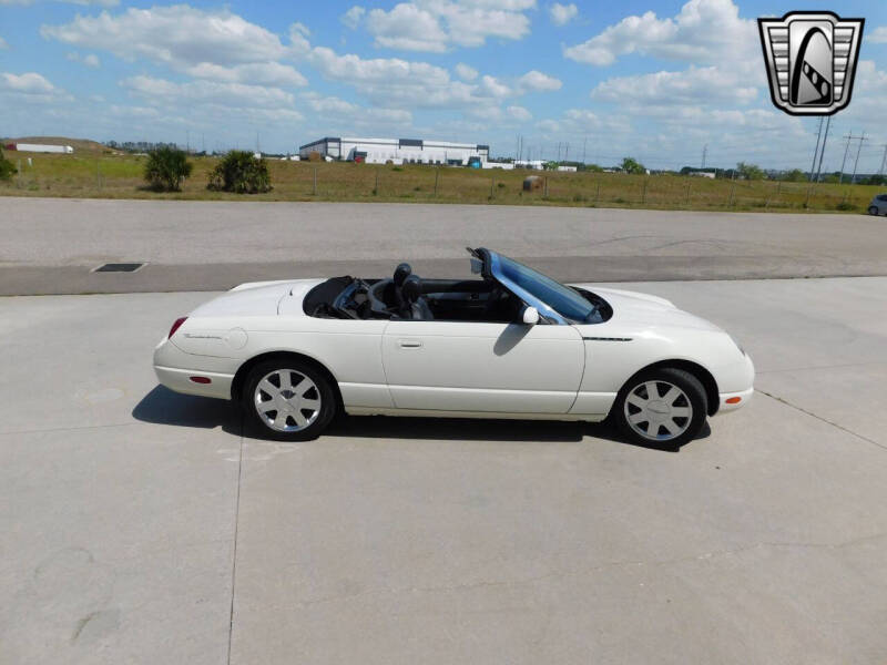 2002 Ford Thunderbird Deluxe