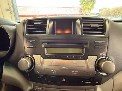 2010 Toyota Highlander SE