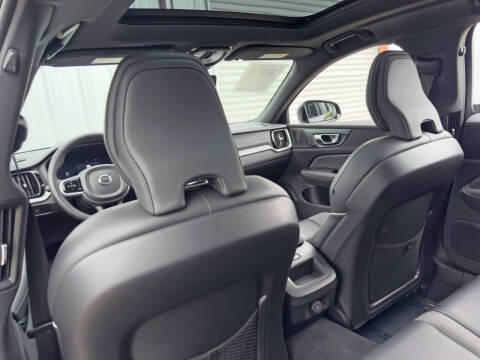 2024 Volvo S60 B5 Plus Black Edition