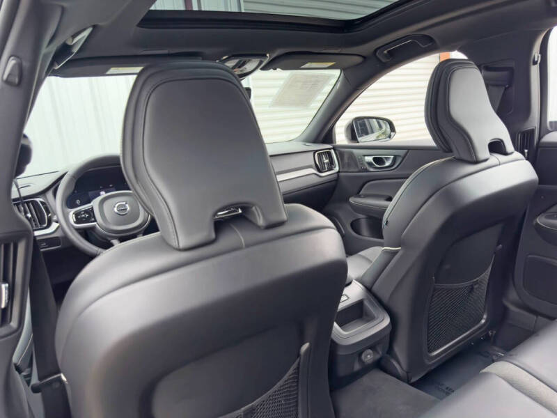 2024 Volvo S60 B5 Plus Black Edition