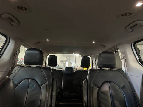 2017 Chrysler Pacifica Touring-L