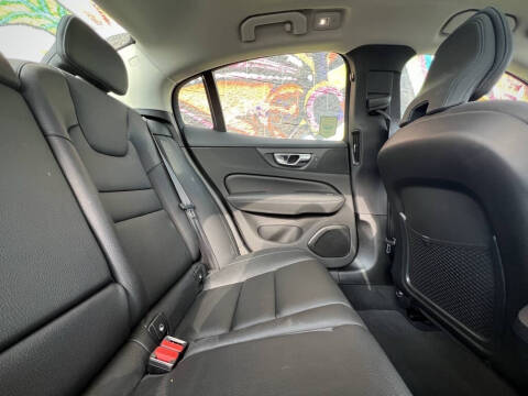 2023 Volvo S60 B5 Ultimate Bright Theme