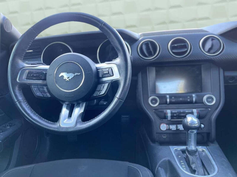 2021 Ford Mustang EcoBoost