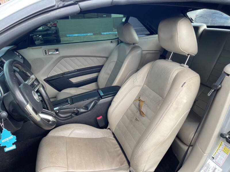 2010 Ford Mustang V6