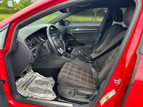 2020 Volkswagen Golf GTI S