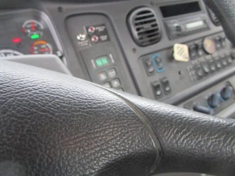 2016 Freightliner ISL 9 330