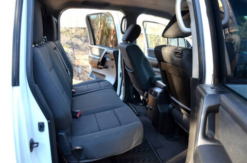 2014 Nissan Titan SV