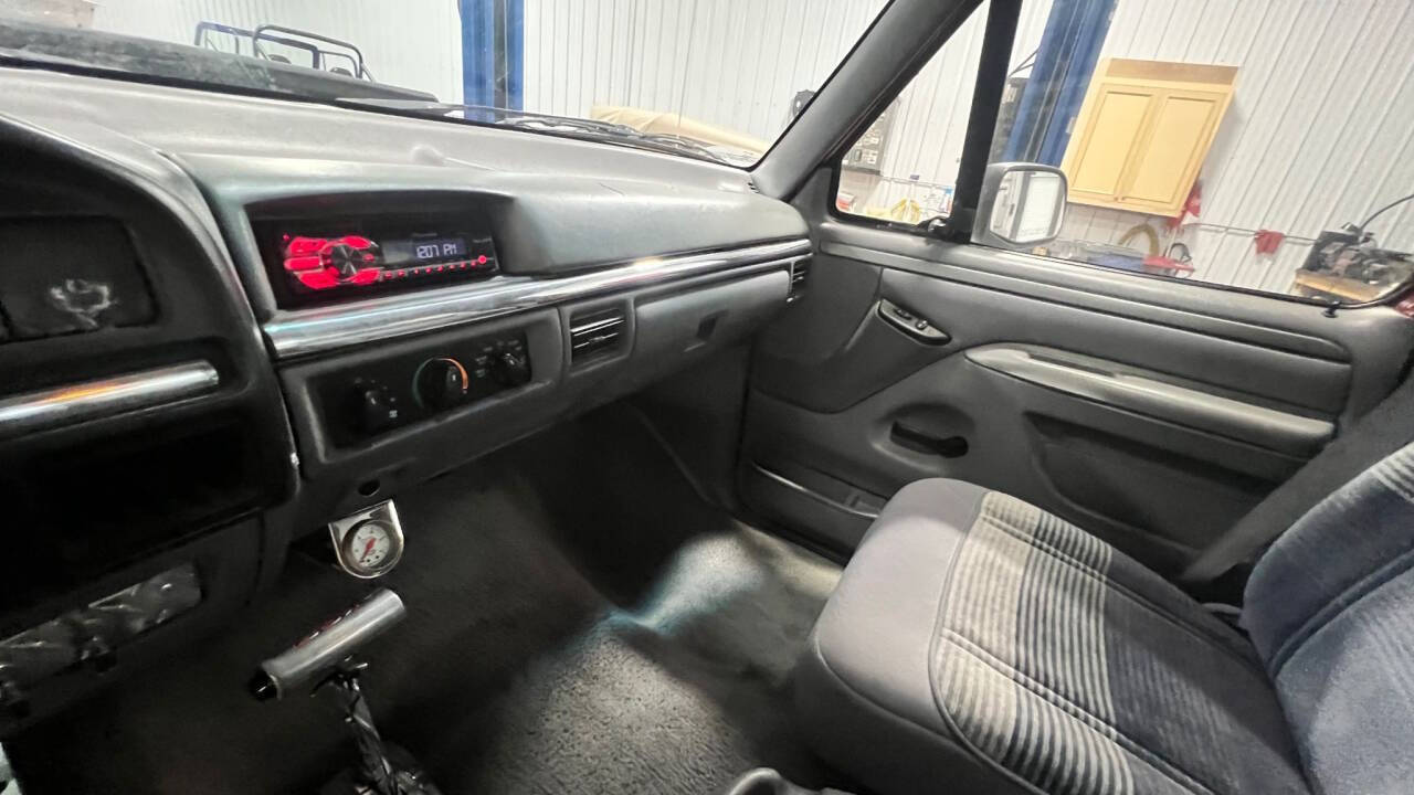 1995 Ford F-150 34