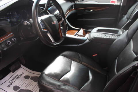 2017 Cadillac Escalade Luxury