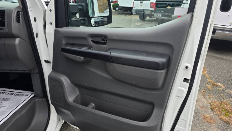 2015 Nissan NV 3500 HD SL