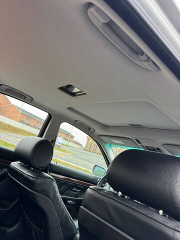 2003 BMW 5 Series 530i